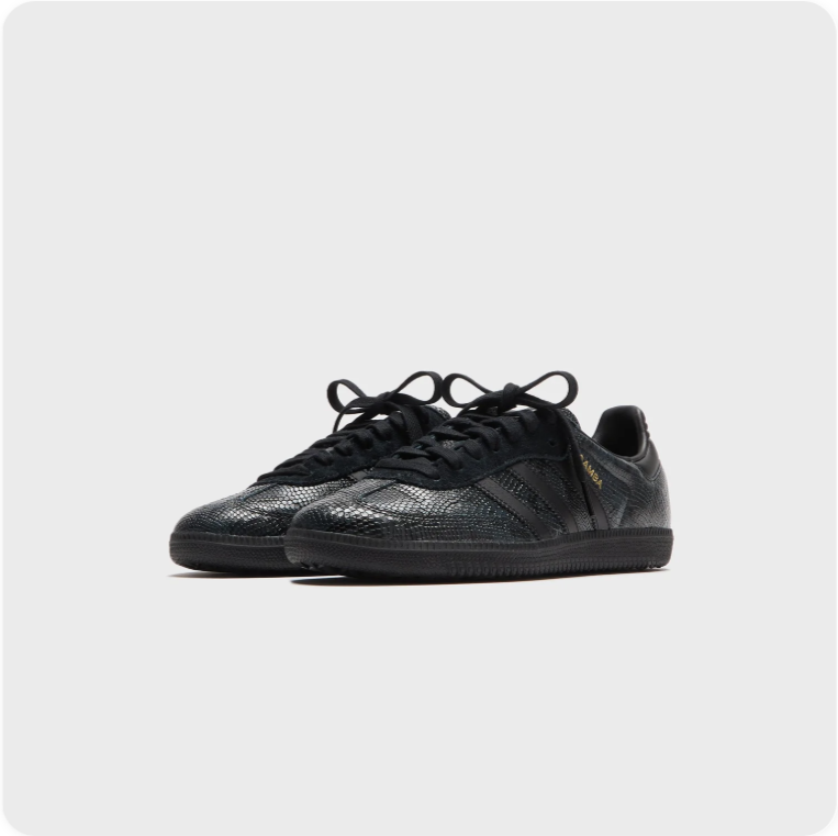 Black Low-Top Sneakers – Reptile-Pattern Texture & Gold-Tone Lettering