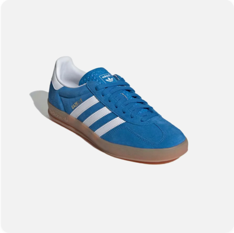 Adidas Gazelle Low-Top Sneakers – Blue & White with Gum-Colored Sole