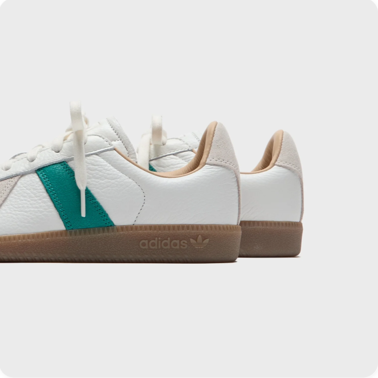 White & Cream Low-Top Sneakers – Teal Accents & Gum-Colored Sole