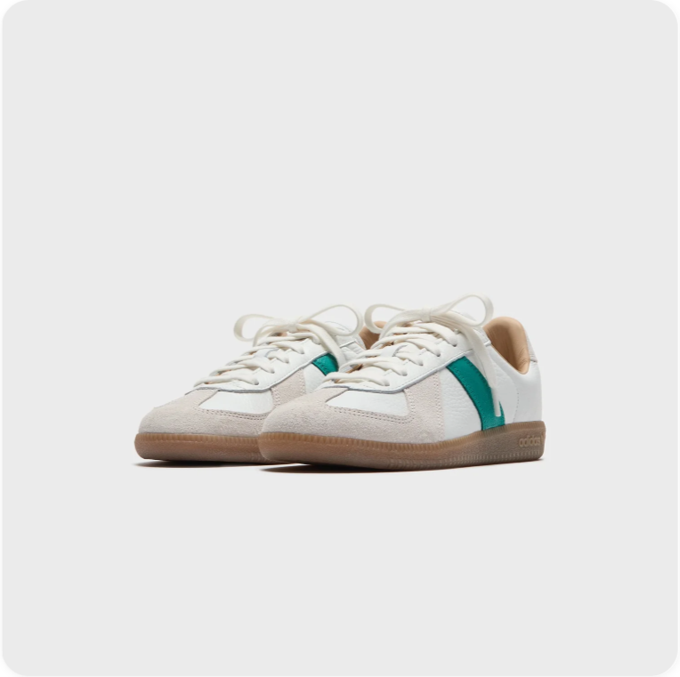 White & Cream Low-Top Sneakers – Teal Accents & Gum-Colored Sole