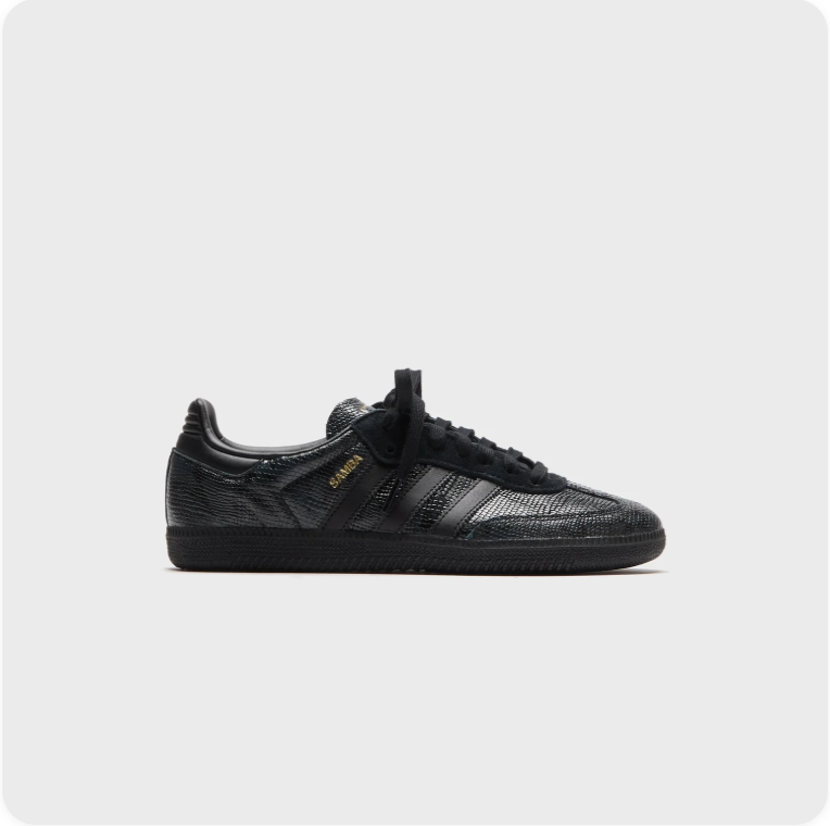 Black Low-Top Sneakers – Reptile-Pattern Texture & Gold-Tone Lettering